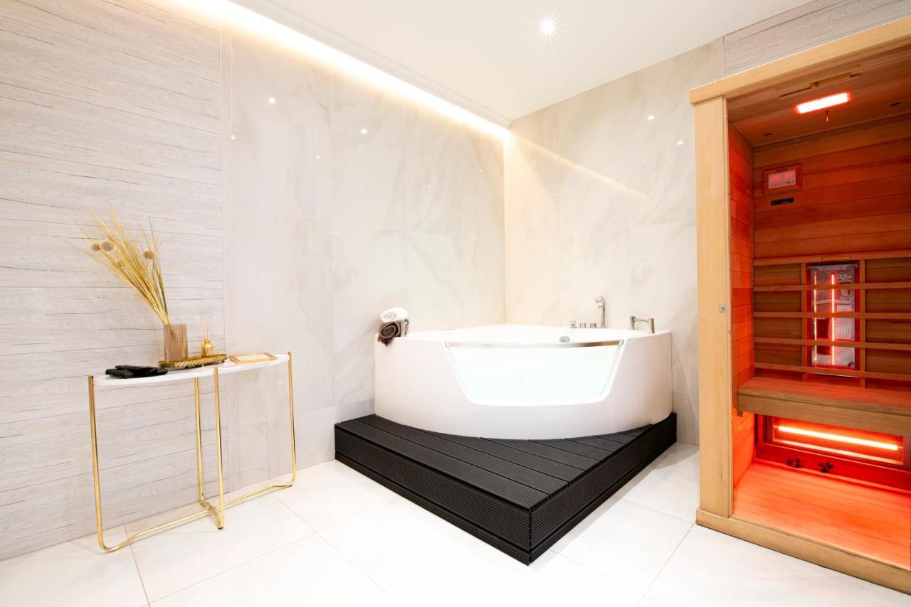 Jacuzzi Spa Prestige Krasków Exteriör bild