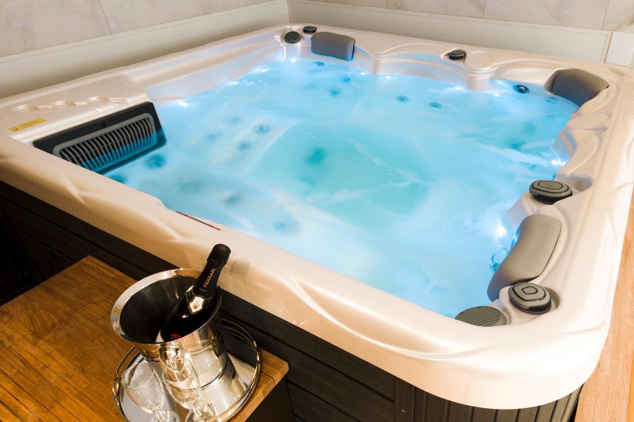 Jacuzzi Spa Prestige Krasków Exteriör bild