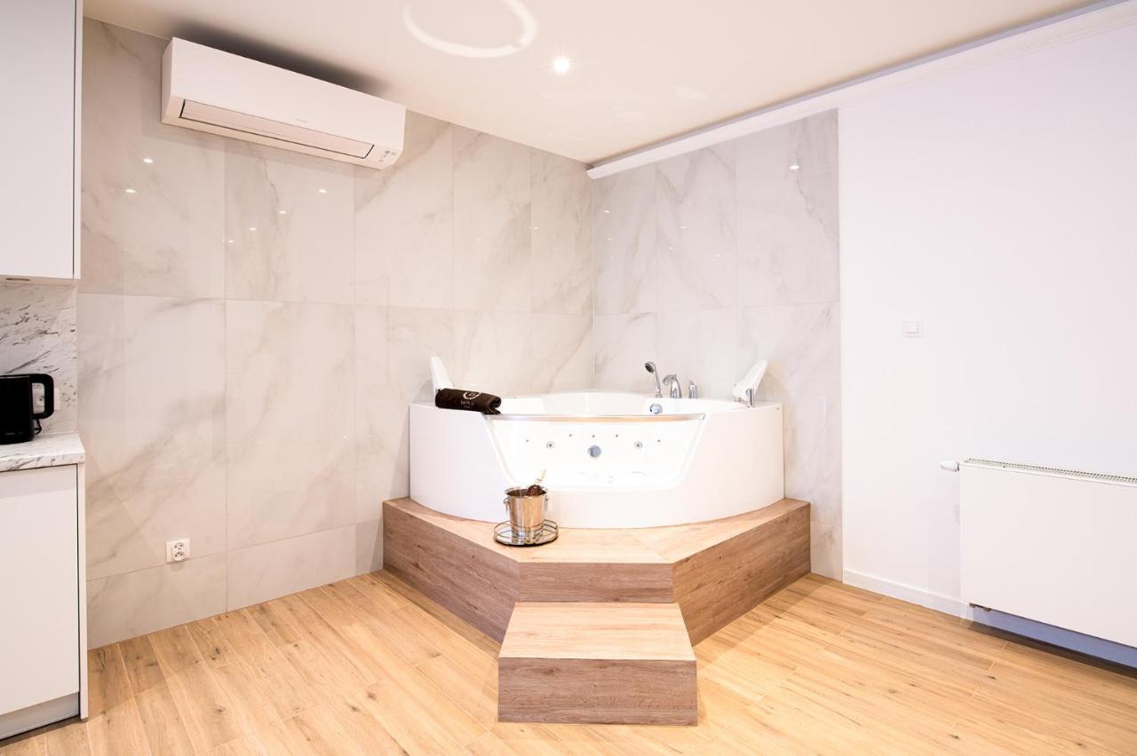 Jacuzzi Spa Prestige Krasków Exteriör bild